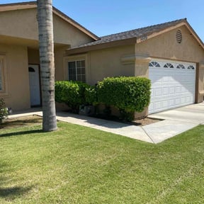 Bush Trimming by Guillen Lawn Care reviewed on March 25, 2025