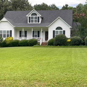 Bush Trimming by local lawn care reviewed on July 19, 2022