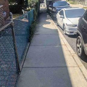 Leaf Removal by Daniel's lawn care service LLC reviewed on May 14, 2022