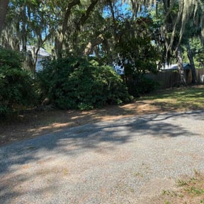 Leaf Removal by LACA Landscaping reviewed on July 21, 2022