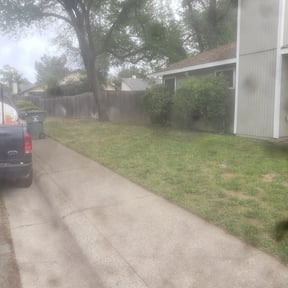 Leaf Removal by Walters Landscaping reviewed on April 20, 2022