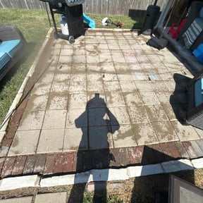 Weeding by Jero's Landscape reviewed on October 12, 2024