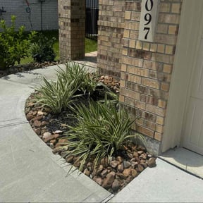 Flower Bed Weeding by Perry Family Maintenance LLC reviewed on October 1, 2024
