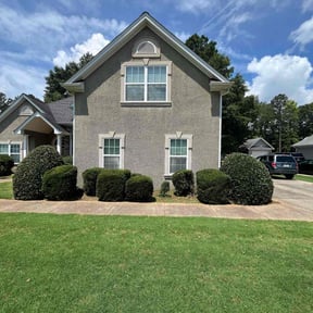 Bush Trimming by Phelps Lawn Care reviewed on May 3, 2022