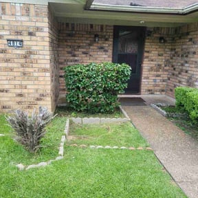 Bush Trimming by The Landscaping Neatniks reviewed on July 29, 2022