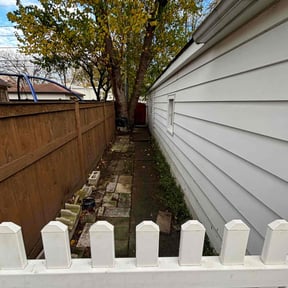 Leaf Removal by Arts Landscaping & Maintenance reviewed on June 1, 2022
