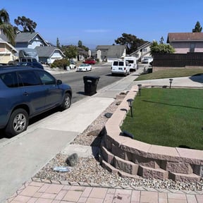 Flower Bed Weeding by Alvin Smith reviewed on June 26, 2022