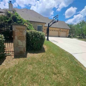 Bush Trimming by G6 custom exteriors reviewed on September 20, 2020