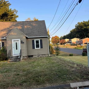 Cleanups by Jay's Property Management Lawn Tree Service reviewed on January 6, 2022