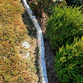 Flower Bed Weeding by Texas landscaping reviewed on August 7, 2025
