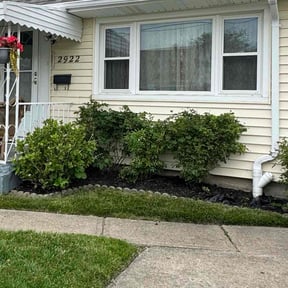 Flower Bed Weeding by Expanding Horizons Property Management LLC reviewed on May 8, 2023