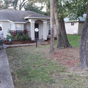Mulching by Martin's Landscaping reviewed on May 22, 2022