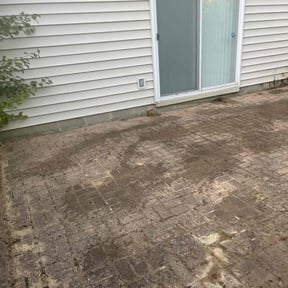 Weeding by A cut above lawn service reviewed on October 14, 2022
