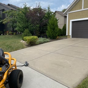 Cleanups by Fullview lawn service reviewed on July 15, 2025