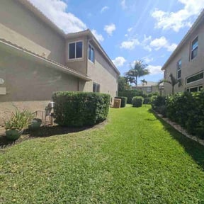Bush Trimming by Royal Pro Lawn Management reviewed on July 24, 2020