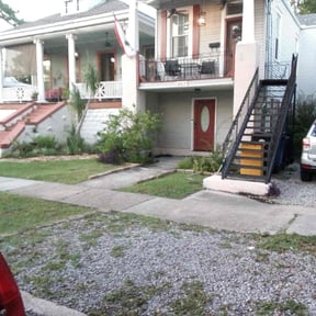Leaf Removal by Chewys Landscaping reviewed on November 28, 2023