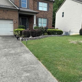 Bush Trimming by Conley Lawn care reviewed on July 24, 2022