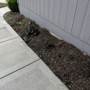 Flower Bed Weeding by Hillscapes reviewed on April 2, 2022