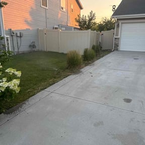 Bush Trimming by Lieutenant Lawn Maintenance reviewed on January 17, 2022