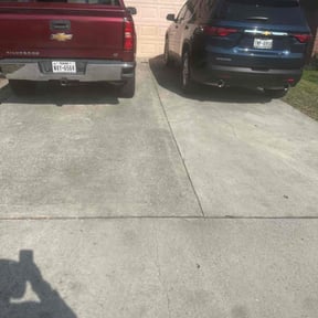 Leaf Removal by Mainline Lawn reviewed on November 9, 2021