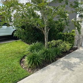 Flower Bed Weeding by Rubie's Lawn Care Services reviewed on May 4, 2022