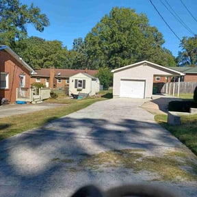 Bush Trimming by Peairr lawn care reviewed on April 20, 2022