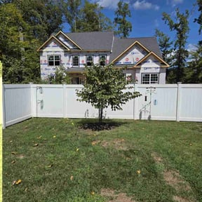 Flower Bed Weeding by FRL Landscaping reviewed on October 24, 2024