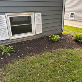 Flower Bed Weeding by Full Circle Lawn & Landscape reviewed on July 17, 2022