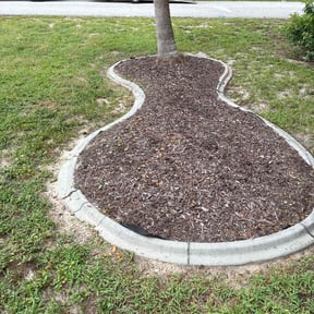 Flower Bed Weeding by The guy property maintenance reviewed on October 5, 2022