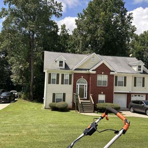 Bush Trimming by Los Hombre Landscaping reviewed on June 18, 2025