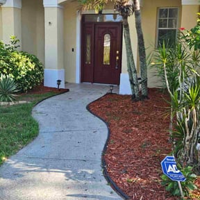 Flower Bed Weeding by Santos Lawn Service reviewed on November 17, 2022