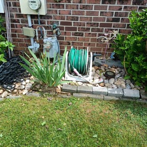 Flower Bed Weeding by Landon reviewed on April 25, 2022