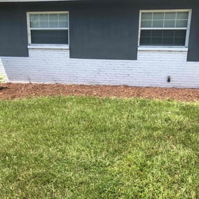 Flower Bed Weeding by Cruiser Lawn Care reviewed on August 10, 2024