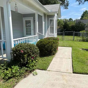 Bush Trimming by JE&R services LLC reviewed on April 19, 2025