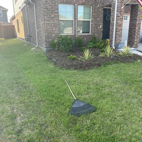 Weeding by Traditions Lawn and Landscaping reviewed on November 9, 2017