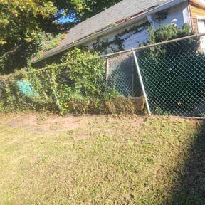 Flower Bed Weeding by Leneirs Landscaping reviewed on April 20, 2022