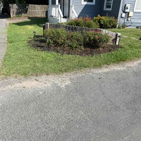 Flower Bed Weeding by Dan's Lawn & Landscaping reviewed on October 28, 2024