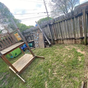 Leaf Removal by Emerald Lawns reviewed on May 21, 2025