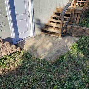 Weeding by Shokdaworld Lawncare reviewed on September 26, 2024