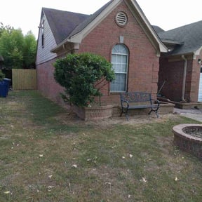 Bush Trimming by SMG LAWN CARE LLC reviewed on July 30, 2025