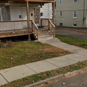 Weed Pulling by Lawn man care llc reviewed on October 8, 2020
