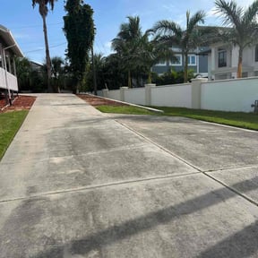 Weeding by NEW CREATION LAWN PROFESSIONALS reviewed on October 25, 2024