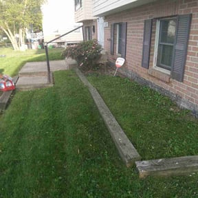 Bush Trimming by Oak Landscaping reviewed on July 11, 2022
