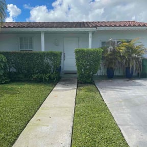 Bush Trimming by Same Day Lawn Care LLC reviewed on April 14, 2025