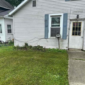 Bush Trimming by JT lawn care grass guys reviewed on April 28, 2025