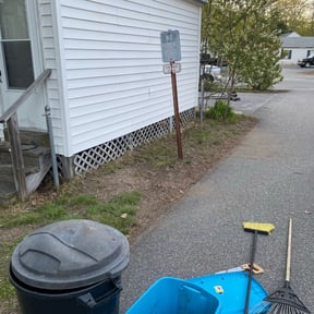Cleanups by William McGuire lawn care reviewed on September 24, 2021
