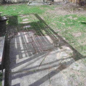 Cleanups by Emerald Green Lawn Service reviewed on April 8, 2022