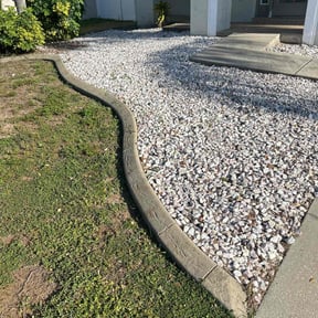 Flower Bed Weeding by United Flat Truck Dispatch LLC reviewed on October 1, 2024