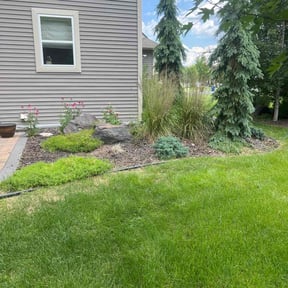 Weeding by Gregg's Lawn Care reviewed on November 9, 2024