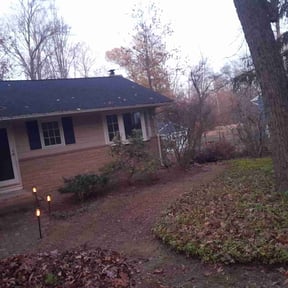 Leaf Removal by J&M Landscaping reviewed on September 27, 2021